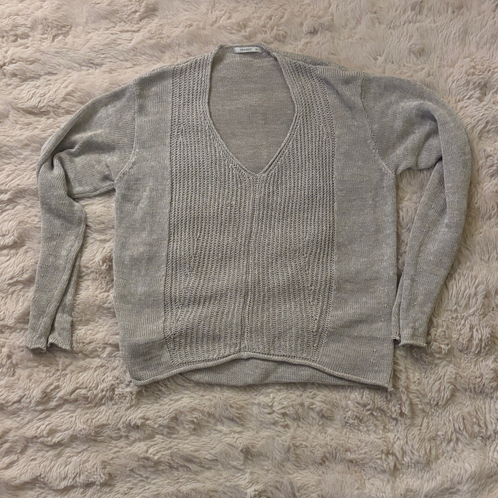 Chic Women's V-Neck Sweater in Gray